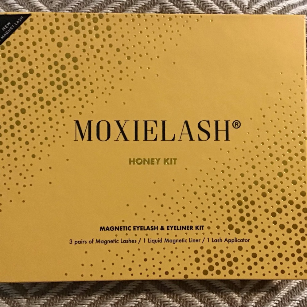 MOXIE LASH STARTER KIT Magnetic Mink Eyelash Kit.